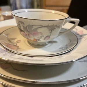 Vintage  Warwick cup & saucer set of 8